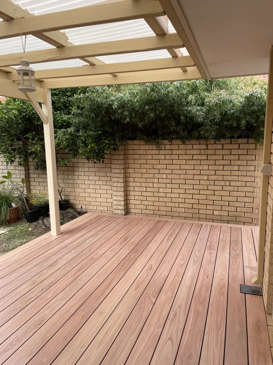 Built-in bench deck